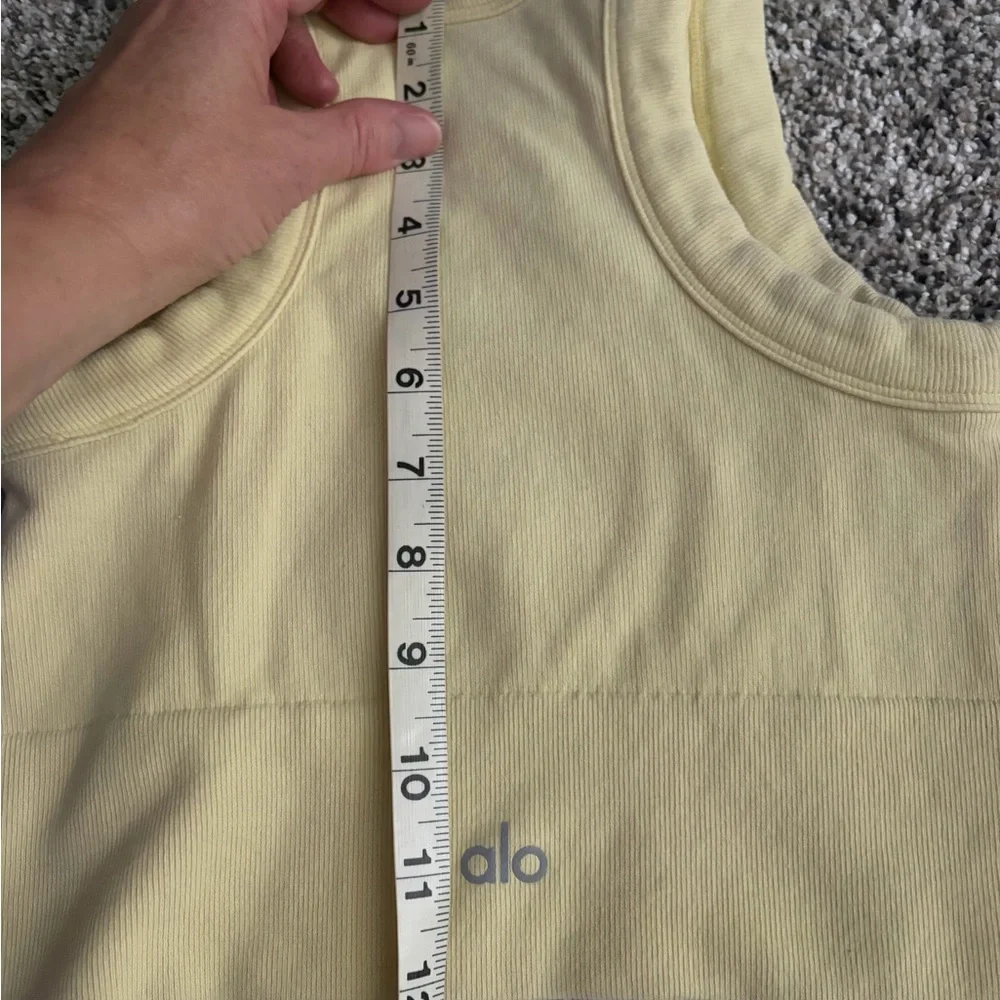 ALO Yoga Pale Yellow Crewneck Sweatshirt